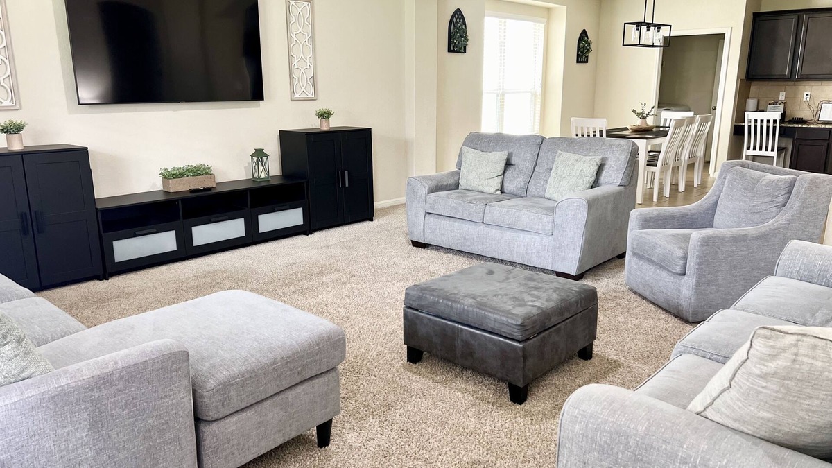 West San Antonio House | Spacious Oasis 5BR/4BA Lackland AFB BMT Riverwalk