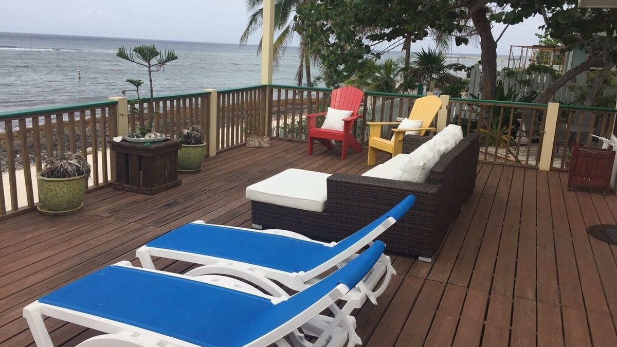 North Side Cottage | SPACIOUS OCEAN FRONT PROPERTY-RUM POINT DRIVE w/Private Beach. Pet Friendly.