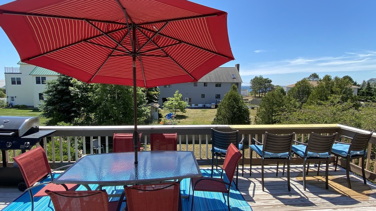 Scarborough House | Spacious Ocean View Getaway, 3 min walk to beach with large fenced in yard