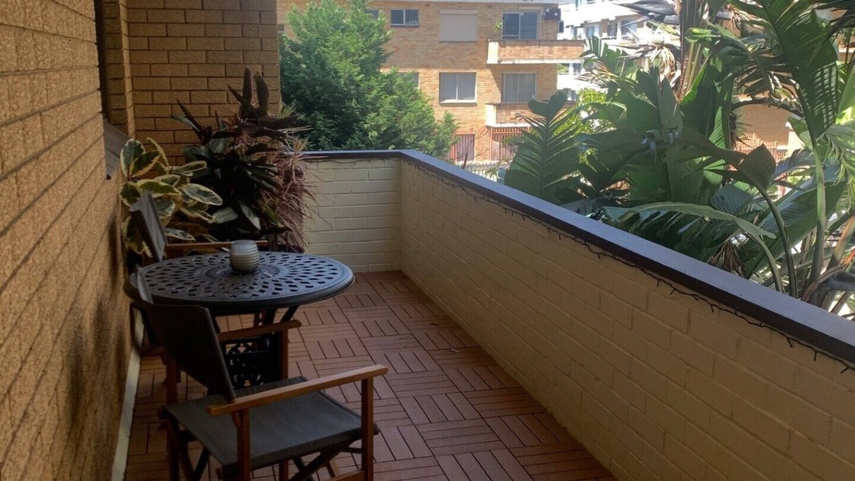 Dee Why Apartment | Spacious one bed apartment, short walk to the beach and transport.
