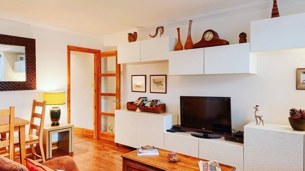 Comrie House | Spacious one bedroom property in historic village
