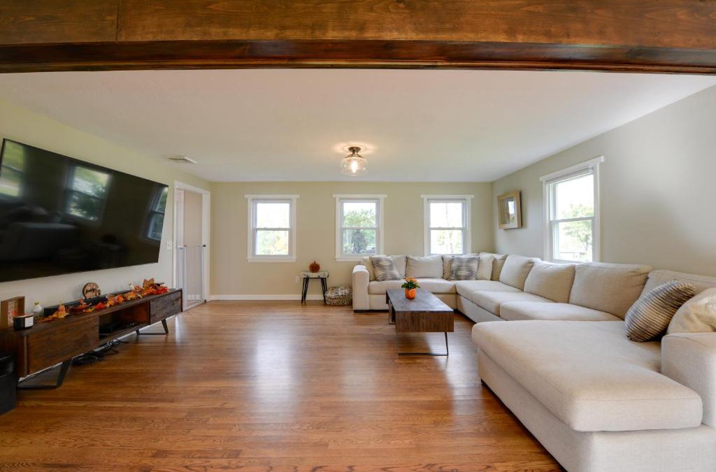 Oxford House | Spacious Oxford Home with Pool - 4 Mi to Lake!