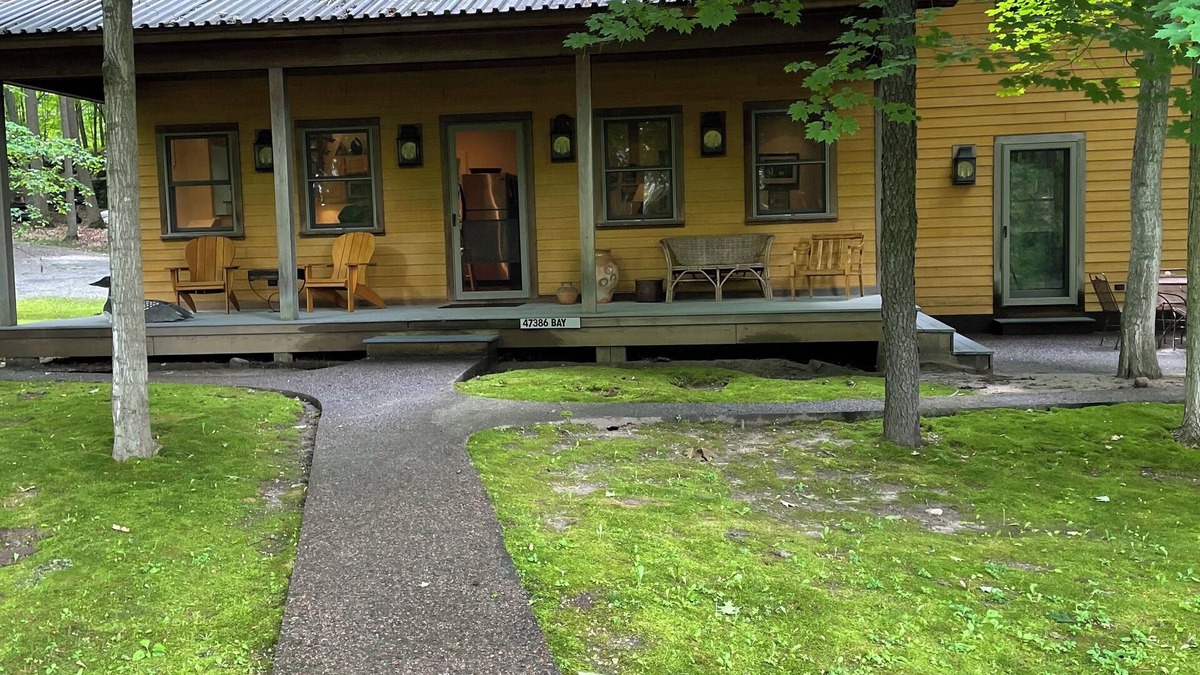 Wellesley Island House | Spacious Peaceful home in the Woods on Wellesley Island