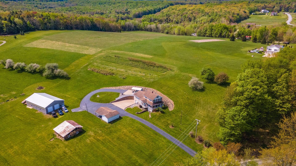 Dagus Mines House | Spacious Pennsylvania Vacation Rental w/Backyard