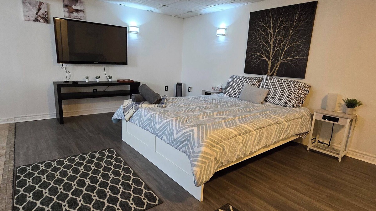 Halton Regional Municipality Apartment | Spacious, Pet Friendly Basement Apartment