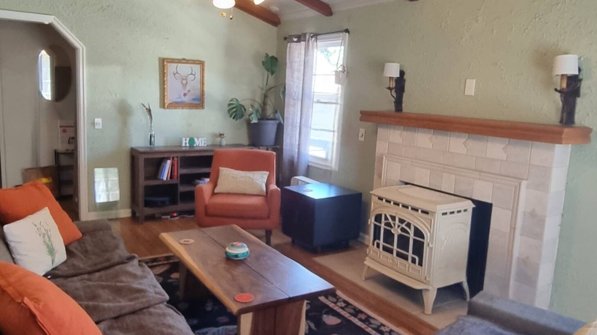 Hazelwood House | Spacious, pet-friendly, 2-bedroom house in Portland with WiFi