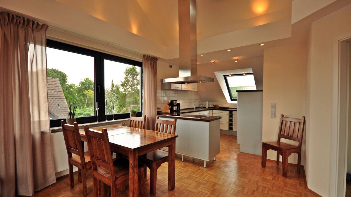 Bielefeld Apartment | Spacious, prestigious and comfortably furnished 3-room apartment