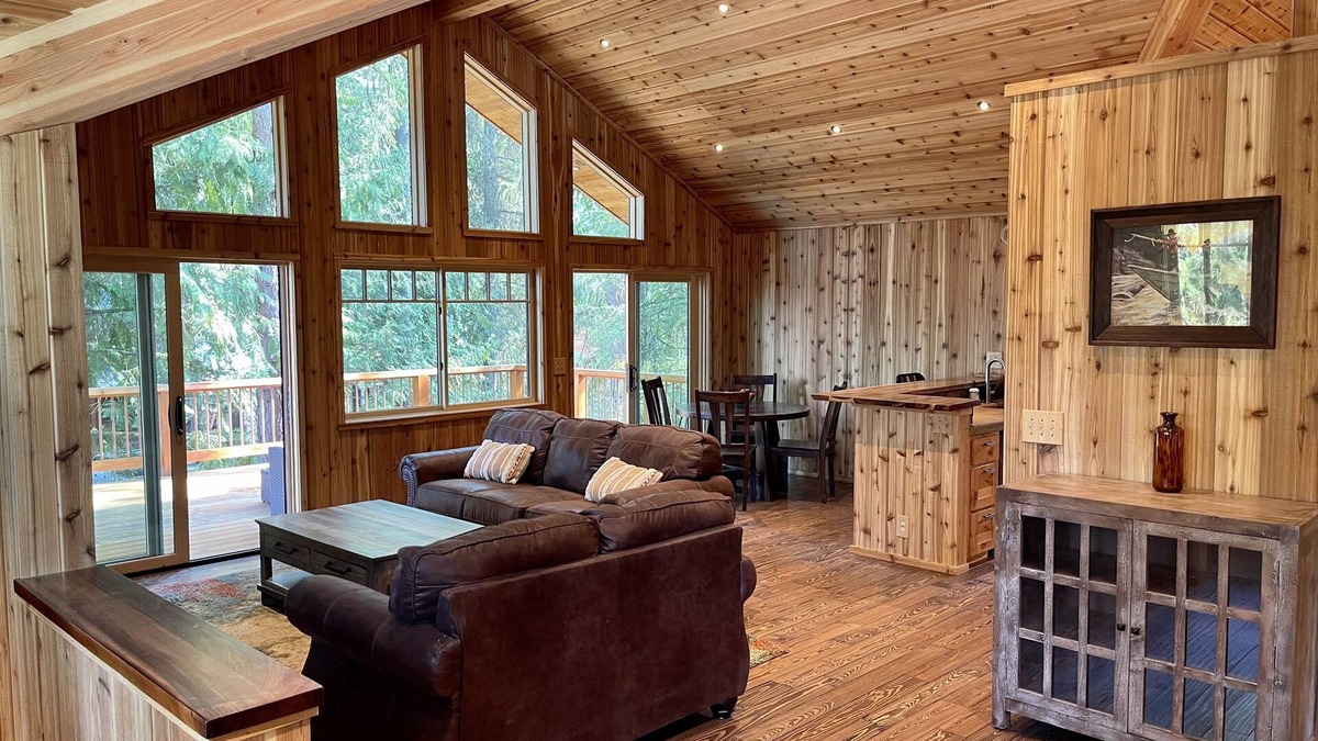 Priest River Cabin | Spacious Priest Lake Retreat with lake views and pet friendly
