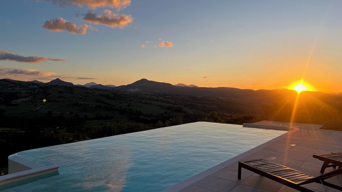 Cupramontana House | Spacious property with breathtaking view and infinity pool