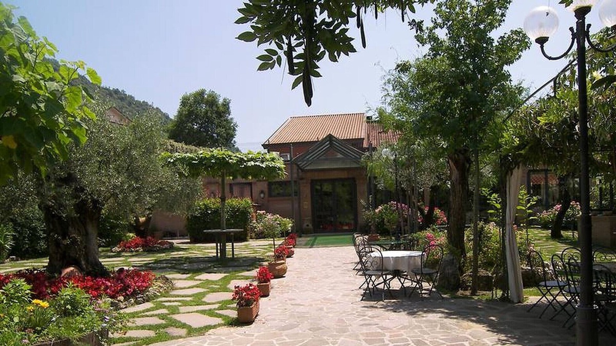 Belmonte Castello Bed & Breakfast | Spacious quadruple room near Montecassino