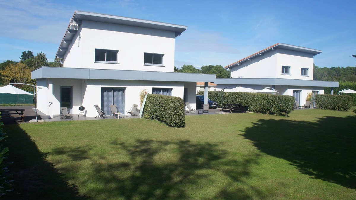Messanges Apartment | Spacious, quiet, comfortable duplex, south-facing, heated covered swimming pool
