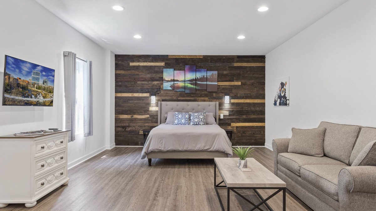 Five Forks House | Spacious Renovated Studio W/Private Self Check in!