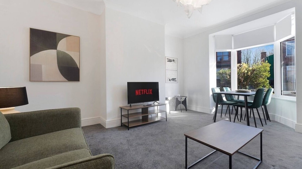 Tudhoe House | Spacious Retreat at Durham Road