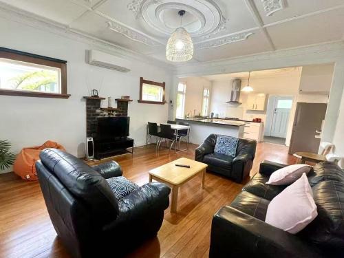 Johnsonville House | Spacious Retreat near Ferry & Mall