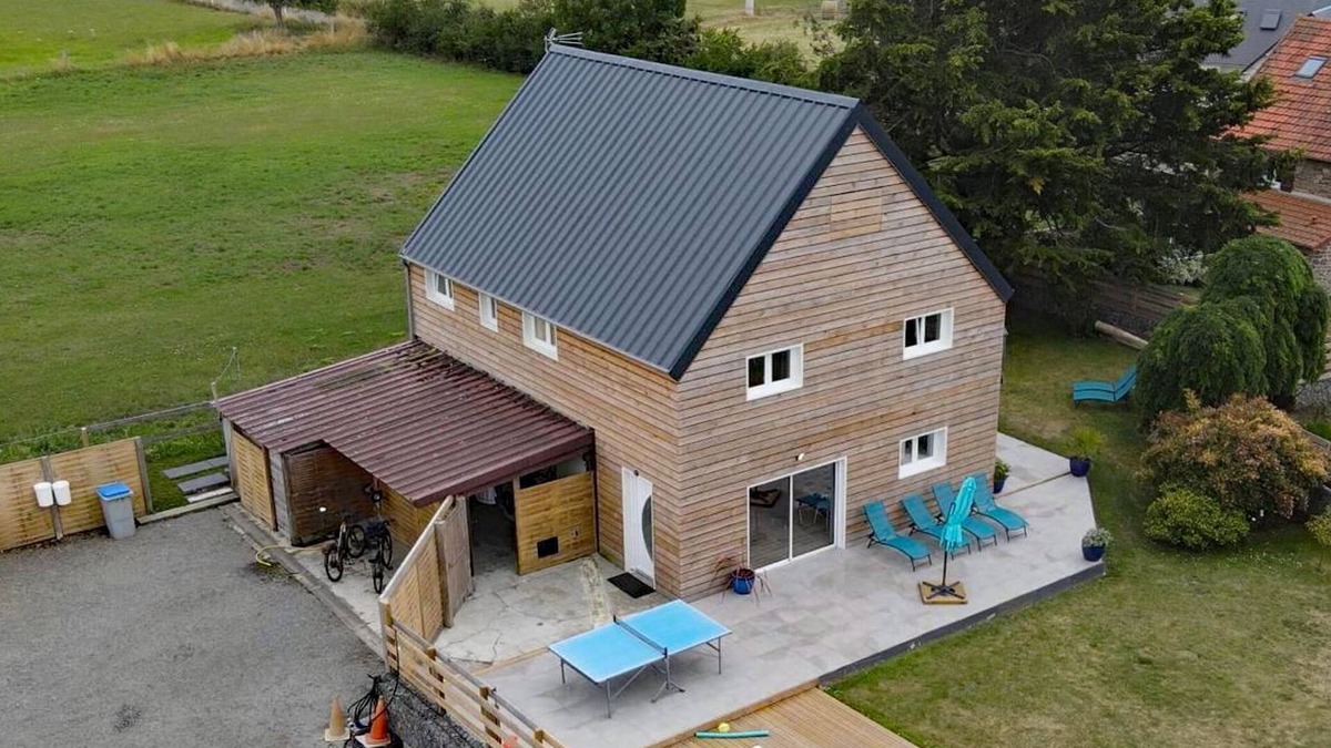 Jullouville Cottage | Spacious Retreat: Private Pool, Spa, Baby Equipment, near Jullouville Beach