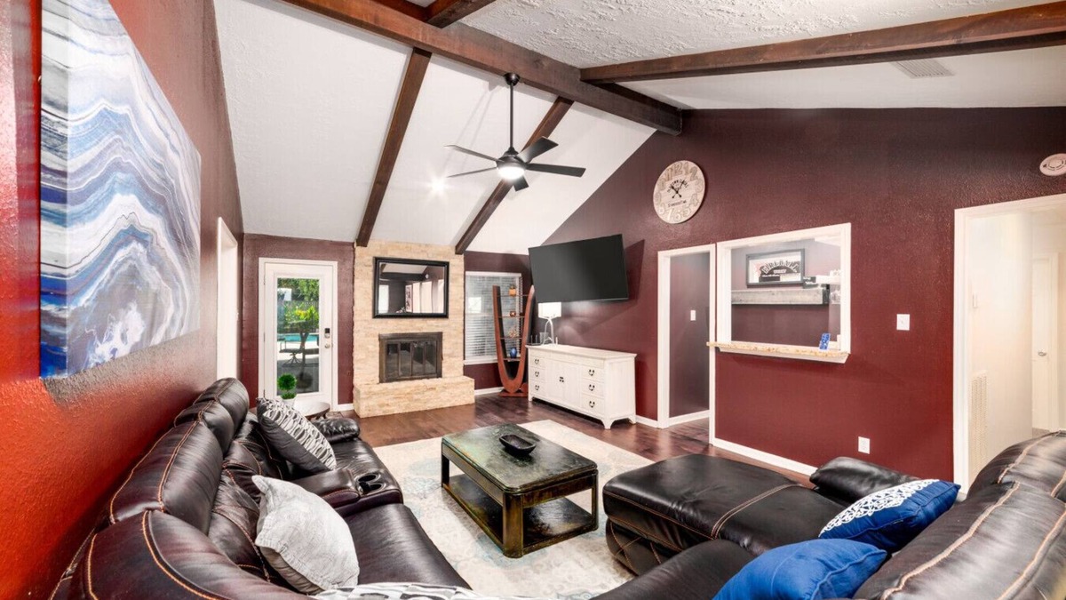Timberlake Estates House | Spacious Retreat with Private Pool, Patio and 8 Beds
