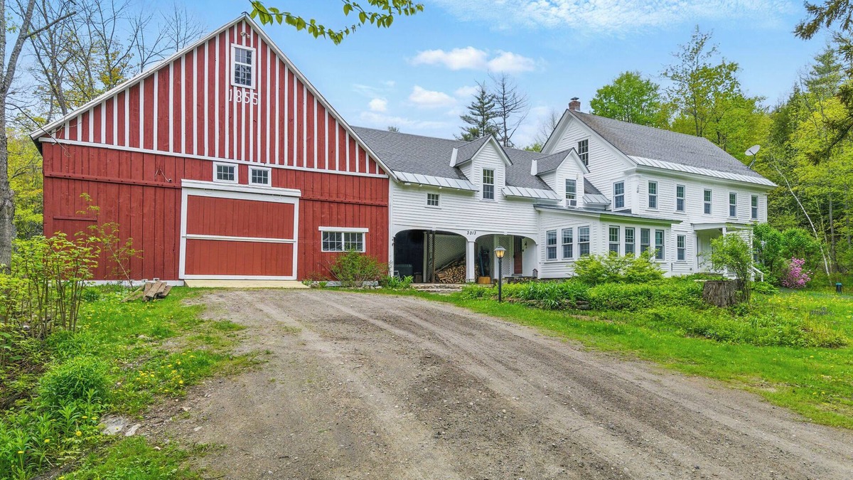 Jamaica House | Spacious Riverfront Home 7 Minutes to Stratton!