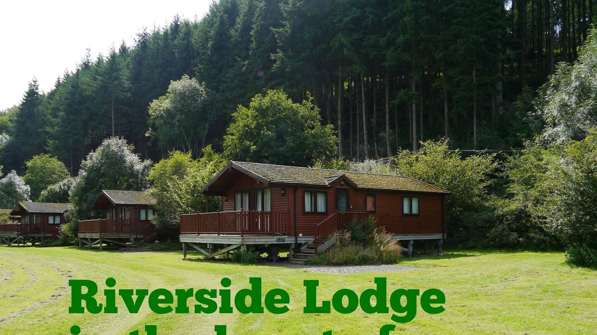 Moretonhampstead Ski Chalet | Spacious Riverside Lodge in a beautiful wooded Dartmoor valley **pet friendly**