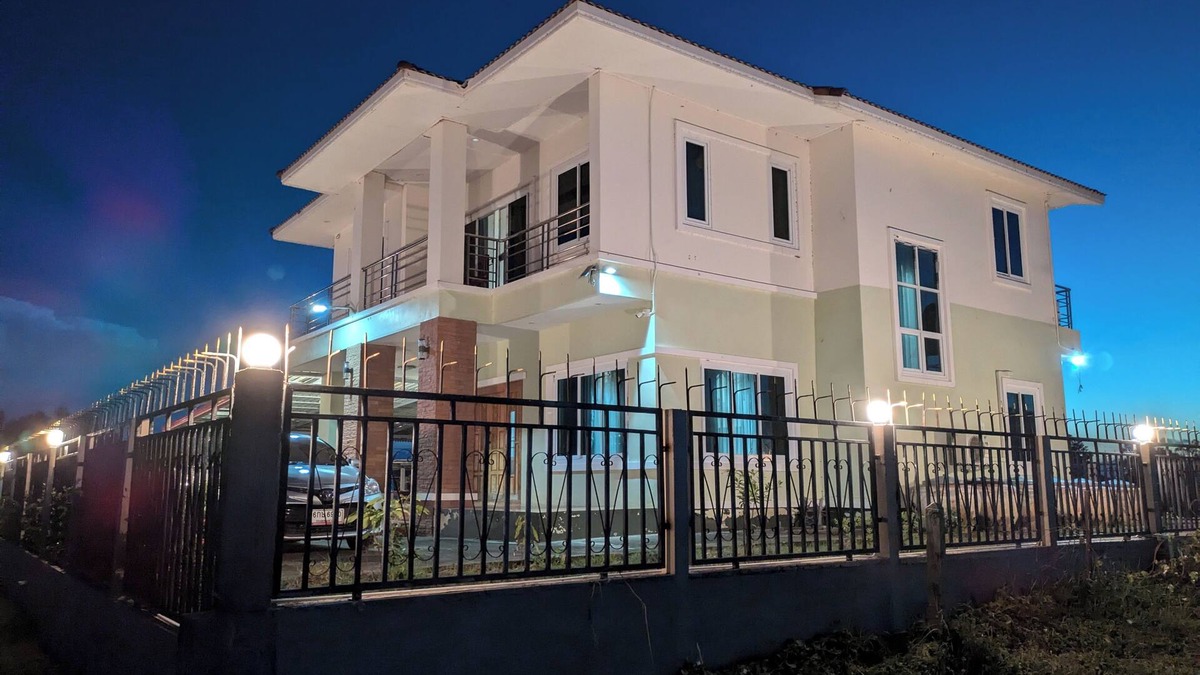 Satuk House | Spacious riverside off-grid 4-bedroom house with AC, Wifi