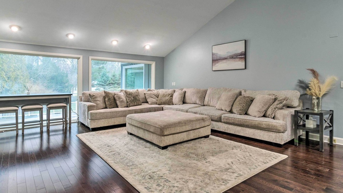 Rochester House | Spacious Rochester Home w/Heated Pool & Hot Tub!