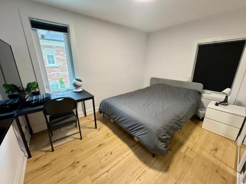 Kingsview Village Apartment | Spacious Room3, Airport, Free Pkg, Sep Entrance, New Reno, Shared bathroom