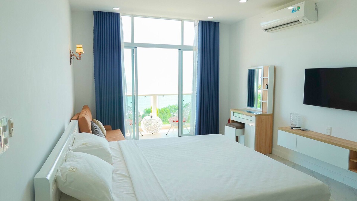 Phu Hai Beach Apartment | Spacious Studio Apartment w/Balcony and Sea View - Free Parking, Private Beach,