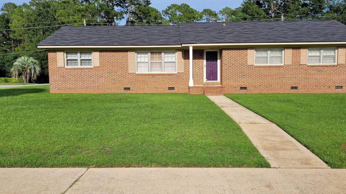 Albany House | SPACIOUS SAFE NURSE & LONG TERM STAY HOME CLOSE TO HOSPITAL MALL & RESTAURANTS!