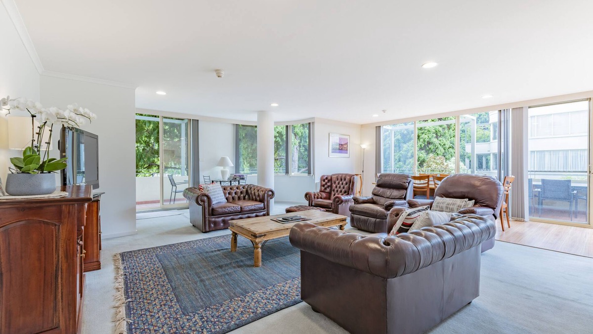 Hobart Central Business District Apartment | Spacious Salamanca apartment
