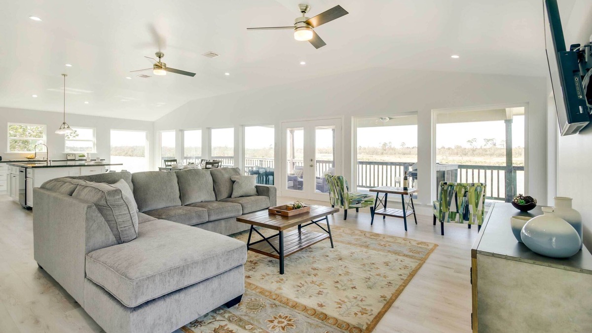 Barrett House | Spacious San Jacinto River Home w/Waterfront Deck