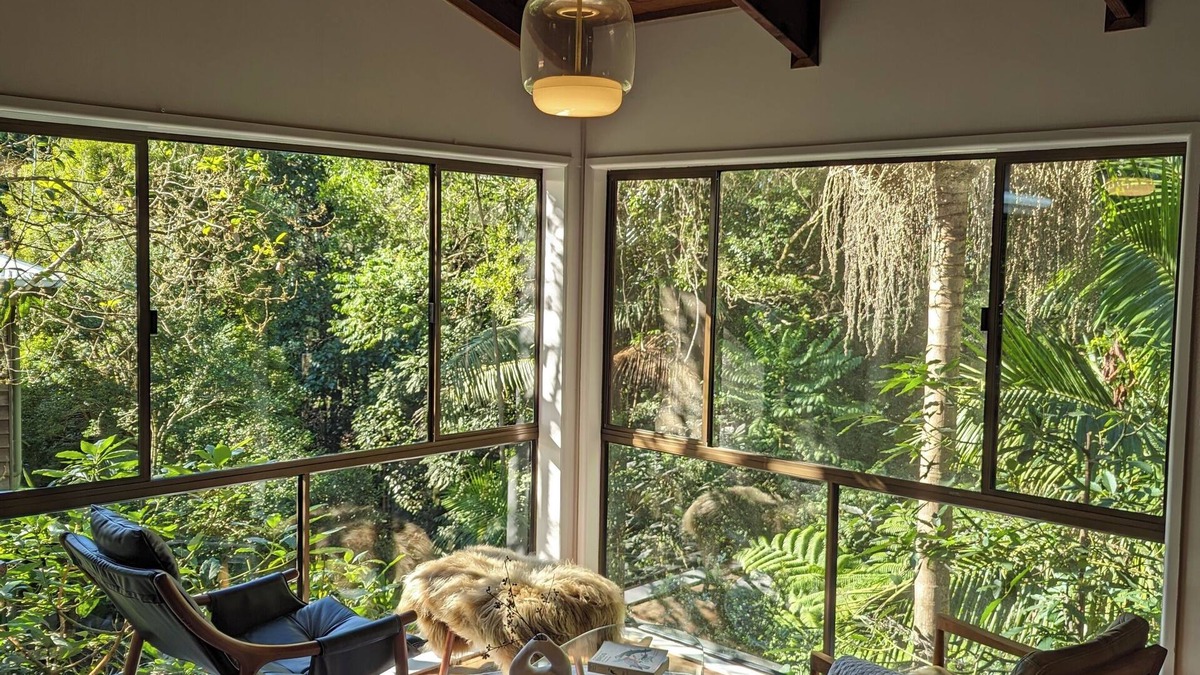 Mount Glorious House | Spacious Scandi-inspired luxury home amongst the trees - Mount Glorious summit!