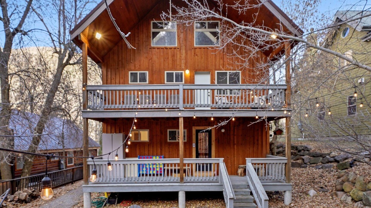Snowbird Cabin | Spacious Scandinavian Cabin in the Mountains - Perfect for Reunions & Retreats