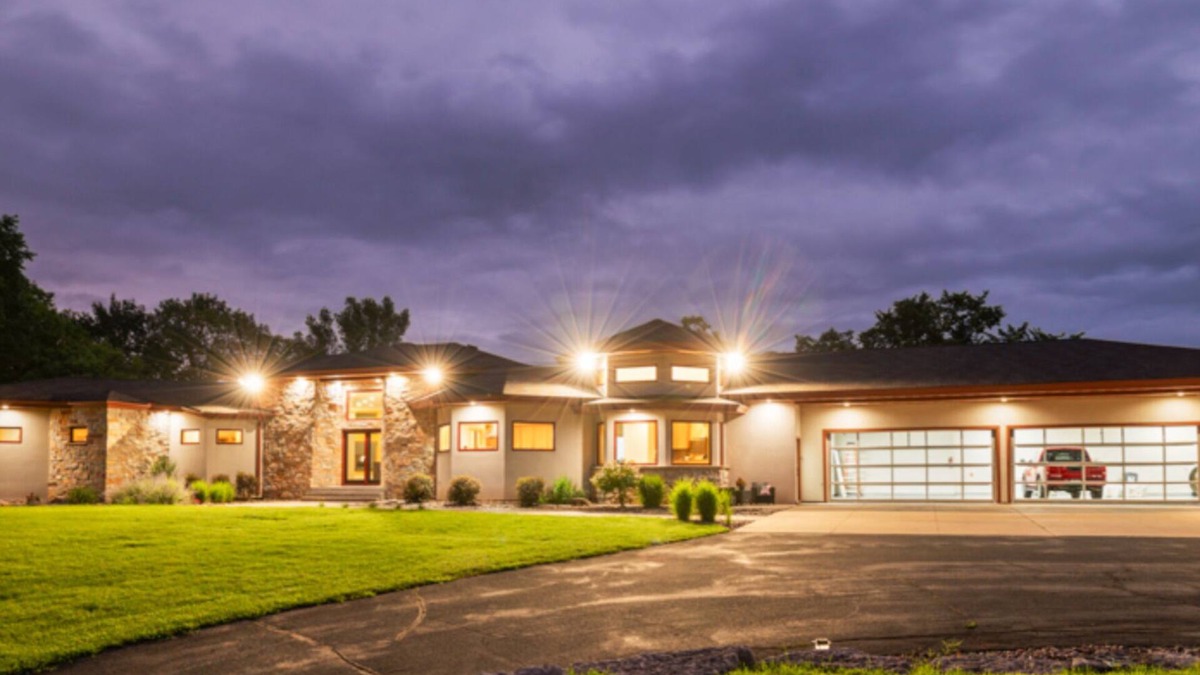 Prescott House | Spacious secluded 5bedroom 8bath estate in charming Prescott with pool