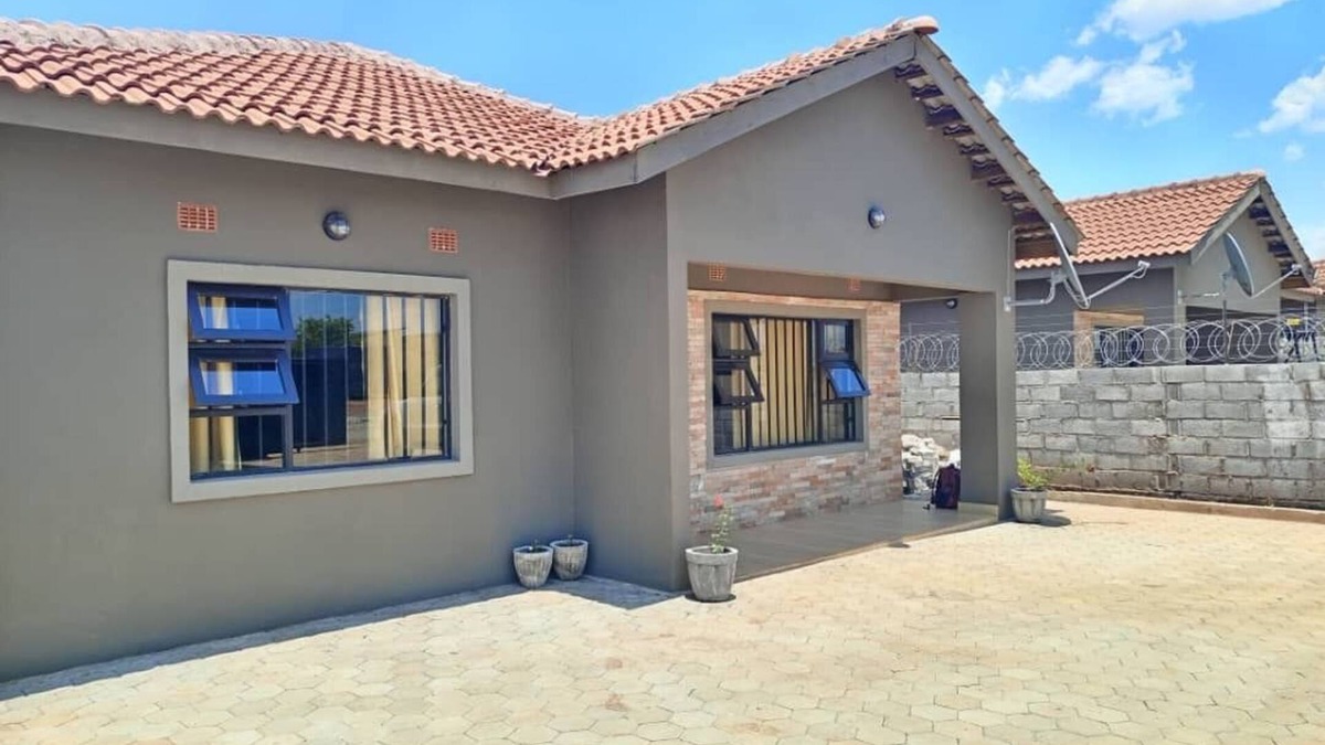Lusaka House | Spacious secure one bed apartment in Lilayi