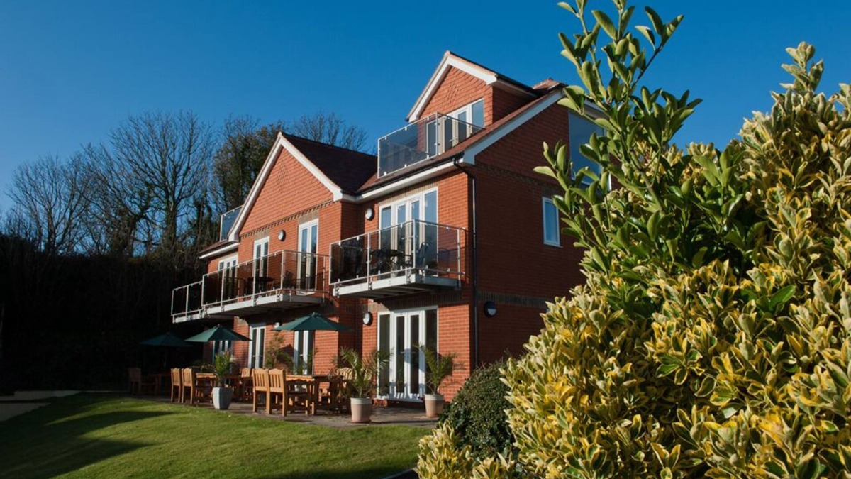 Ore Apartment | Spacious Self-Catering 1 Bed Apt/Country & Sea Views