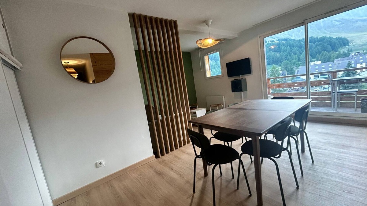 Allos Apartment | Spacious ski apartment for 7P, sauna pool