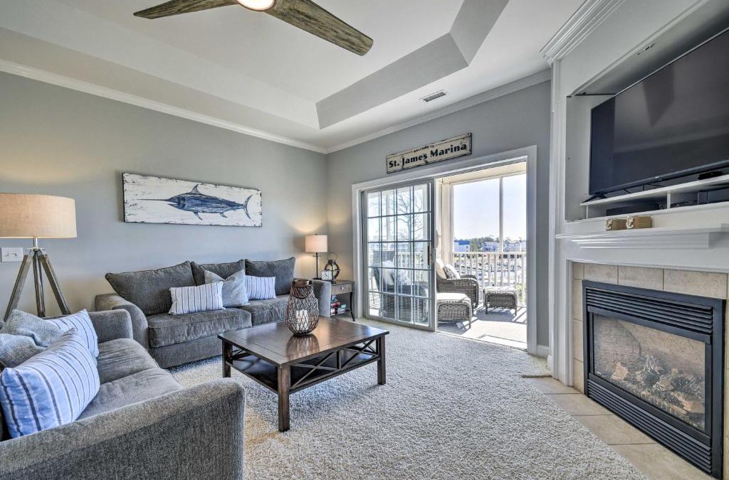St. James Apartment | Spacious Southport Condo with Balcony!