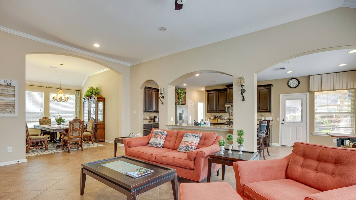 Spring Cottage | Spacious Spring Vacation Rental w/ Pool Access!