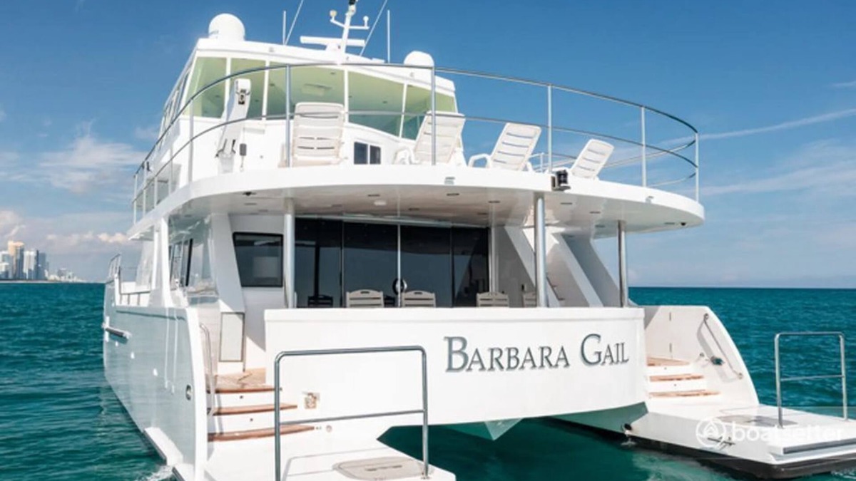 Pompano Beach Boat Rental | SPACIOUS & STABLE 65' YACHT FOR OVERNIGHT CHARTERS CRUISING SOUTH FLORIDA