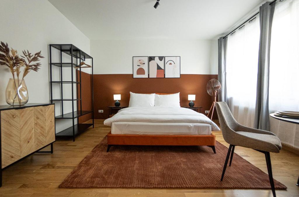 Weißgerber Apartment | Spacious studio in prime location with queen bed