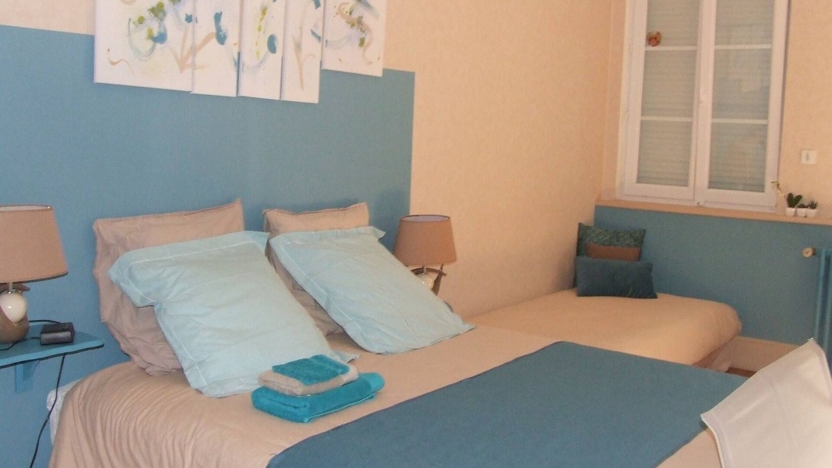 Beauquesne Apartment | Spacious Studio in the Quiet Countryside, on the 2nd Floor