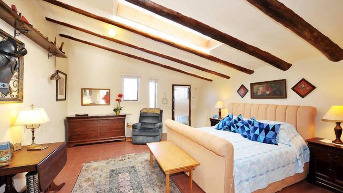 West Alameda Apartment | Spacious studio retreat in Santa Fe/5 miles to Plaza