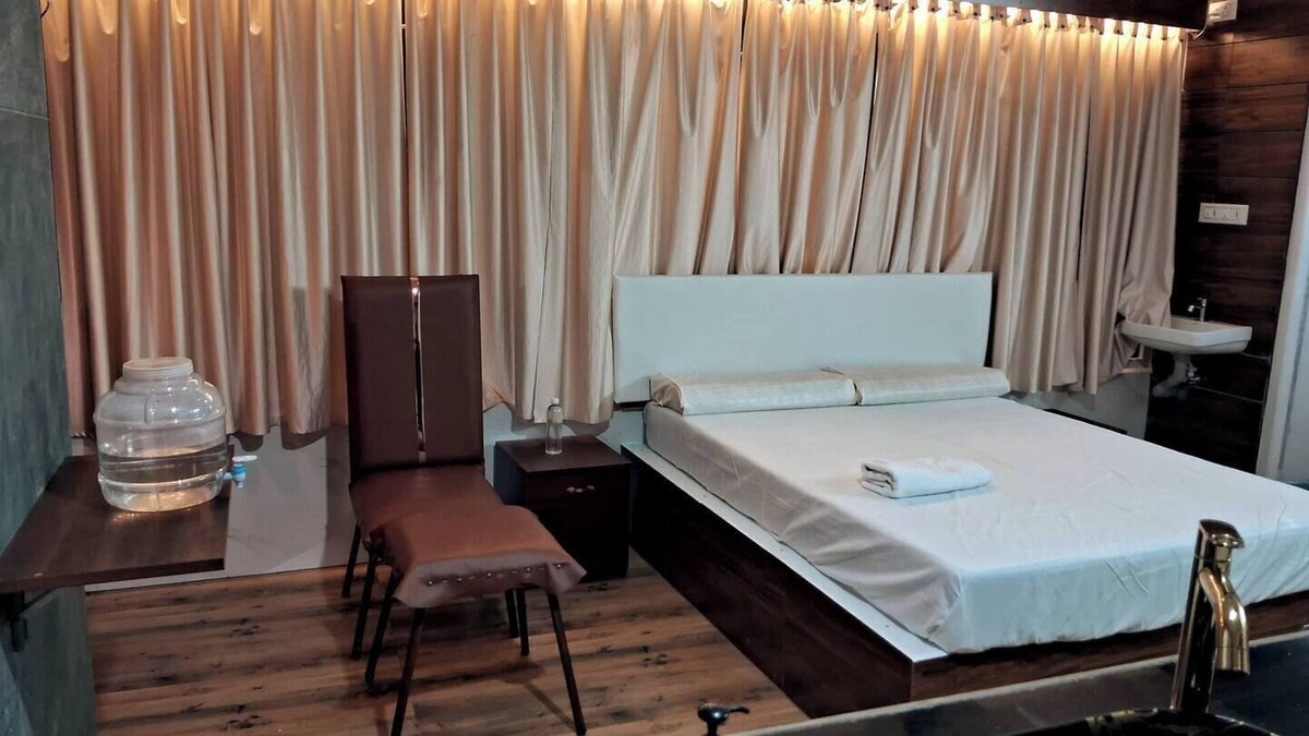 Suchindram Apartment | Spacious studio type 1BHK AC flat in Kanyakumari