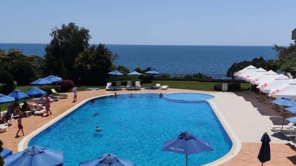 Topola Apartment | Spacious Studio with a spectacular sea view and swimming pool with mineral water