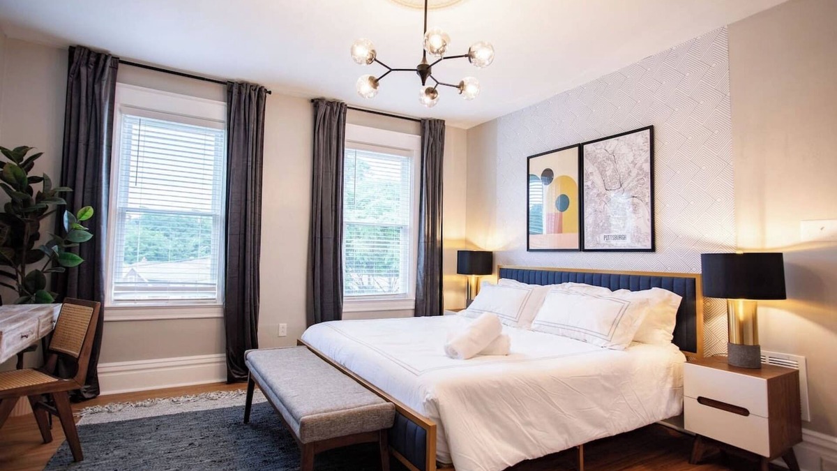 South Hills House | Spacious & Stylish 3BR Home