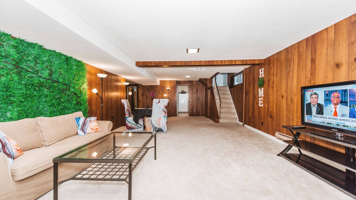 Guildwood House | Spacious Suite by the Lake, Great Neighbourhood! FREE Airport Pick-up