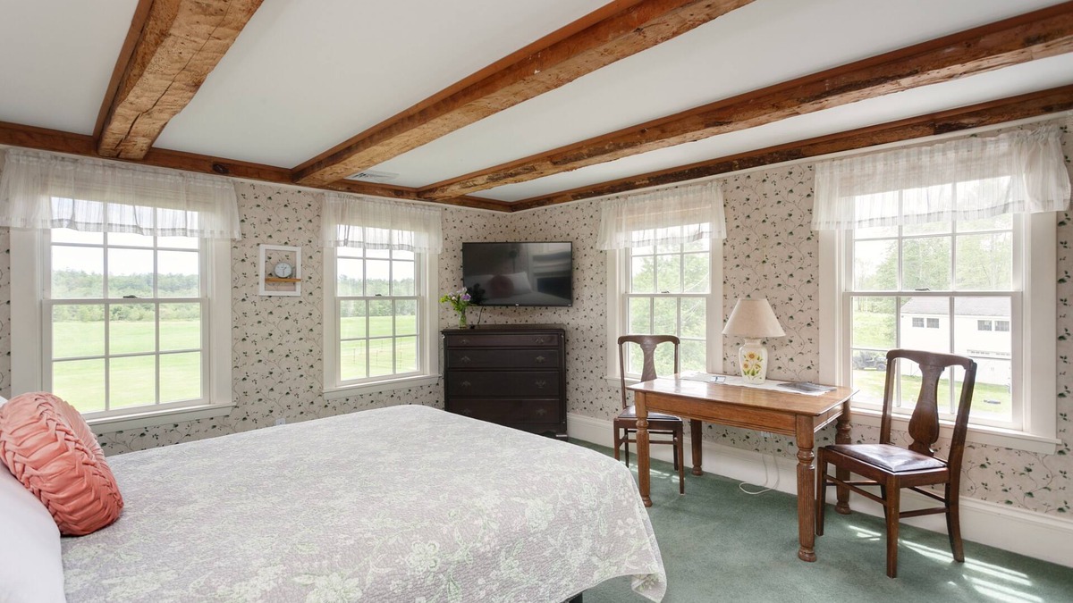 North Berwick Hotel | Spacious Suite in a farm setting-20 mins to the ocean-#2-Abbott Brook Inn
