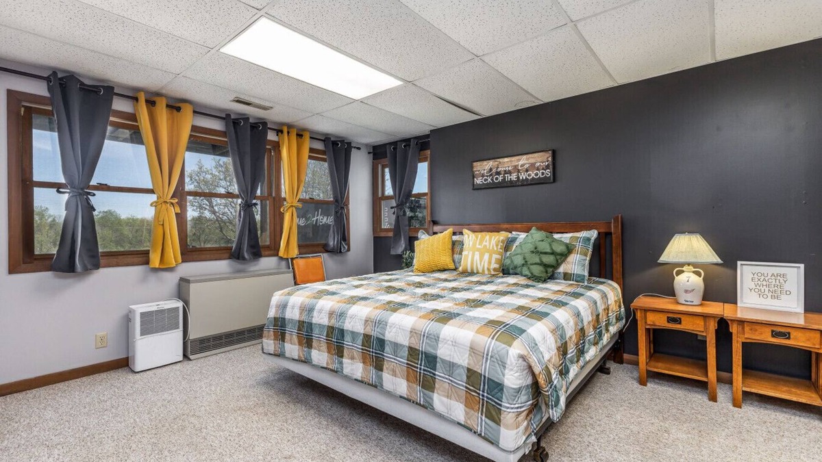 Apple River Apartment | Spacious Suite w/2 King Beds | Near Trails, Lake & Golf