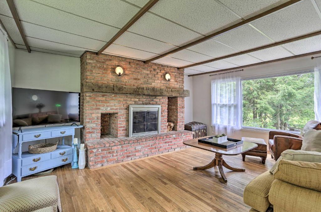 Circleville House | Spacious Sullivan County House with Fire Pit
