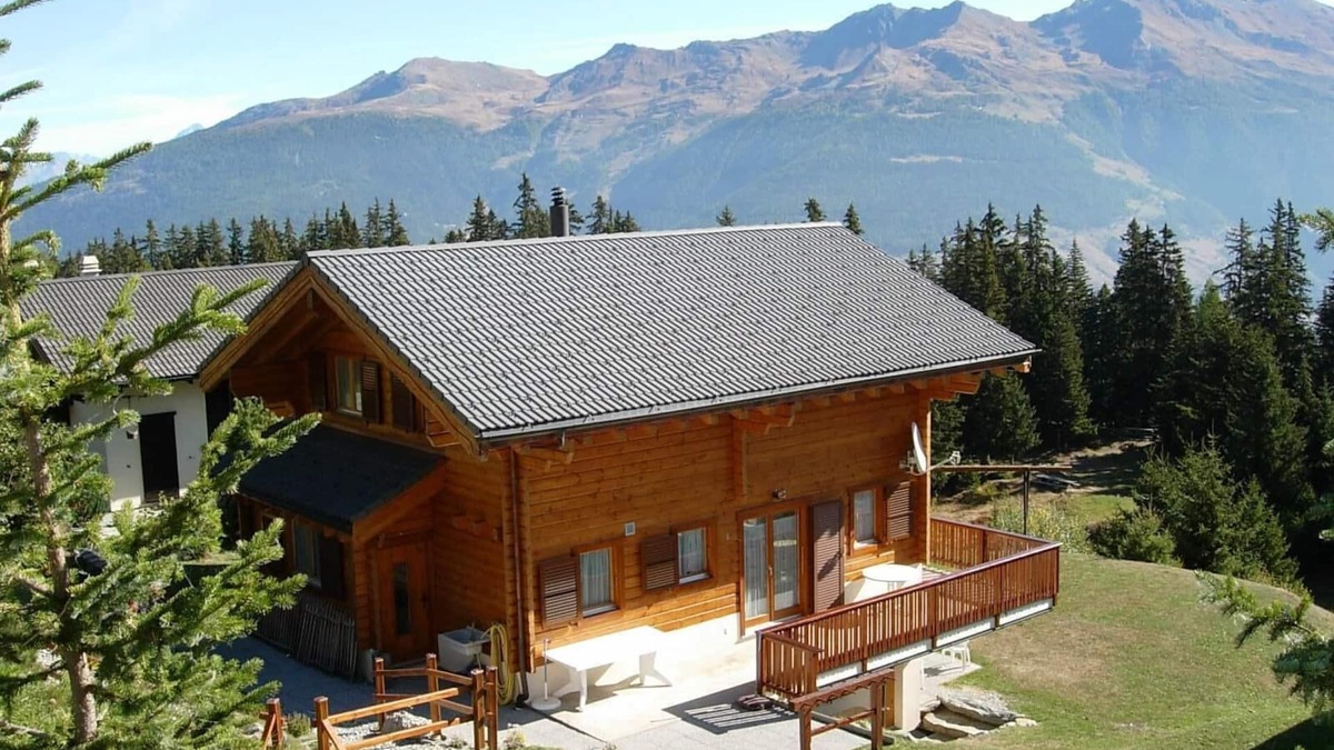 Vex Ski Chalet | Spacious, sunny chalet in a quiet spot