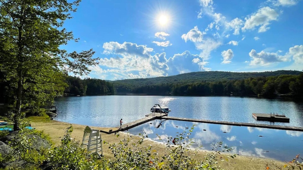 Windsor House | Spacious, Sunny Lake House. Close to ski trails.